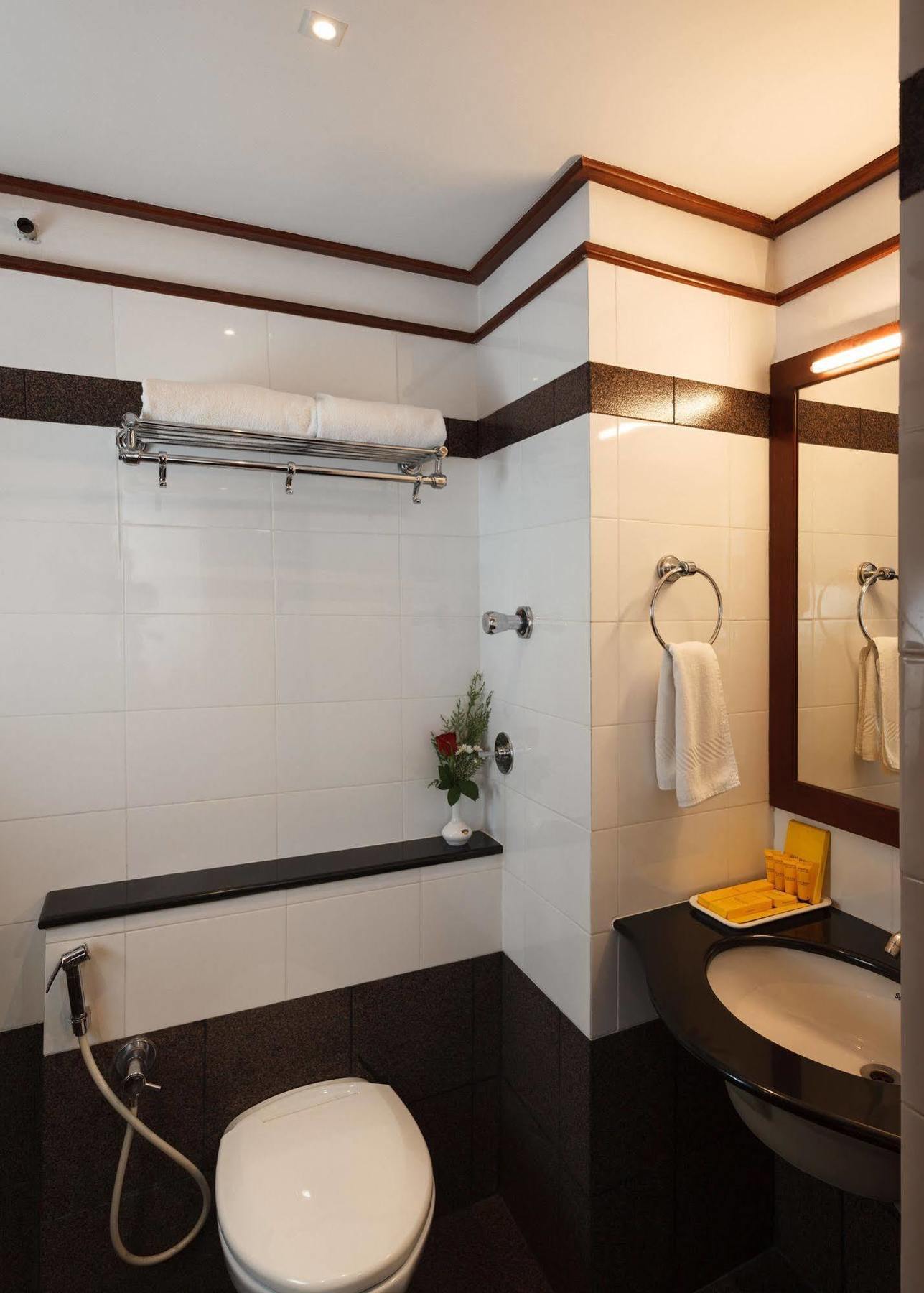 Keys Select By Lemon Tree Hotels, Malabar Gate, Kozhikode Exterior foto