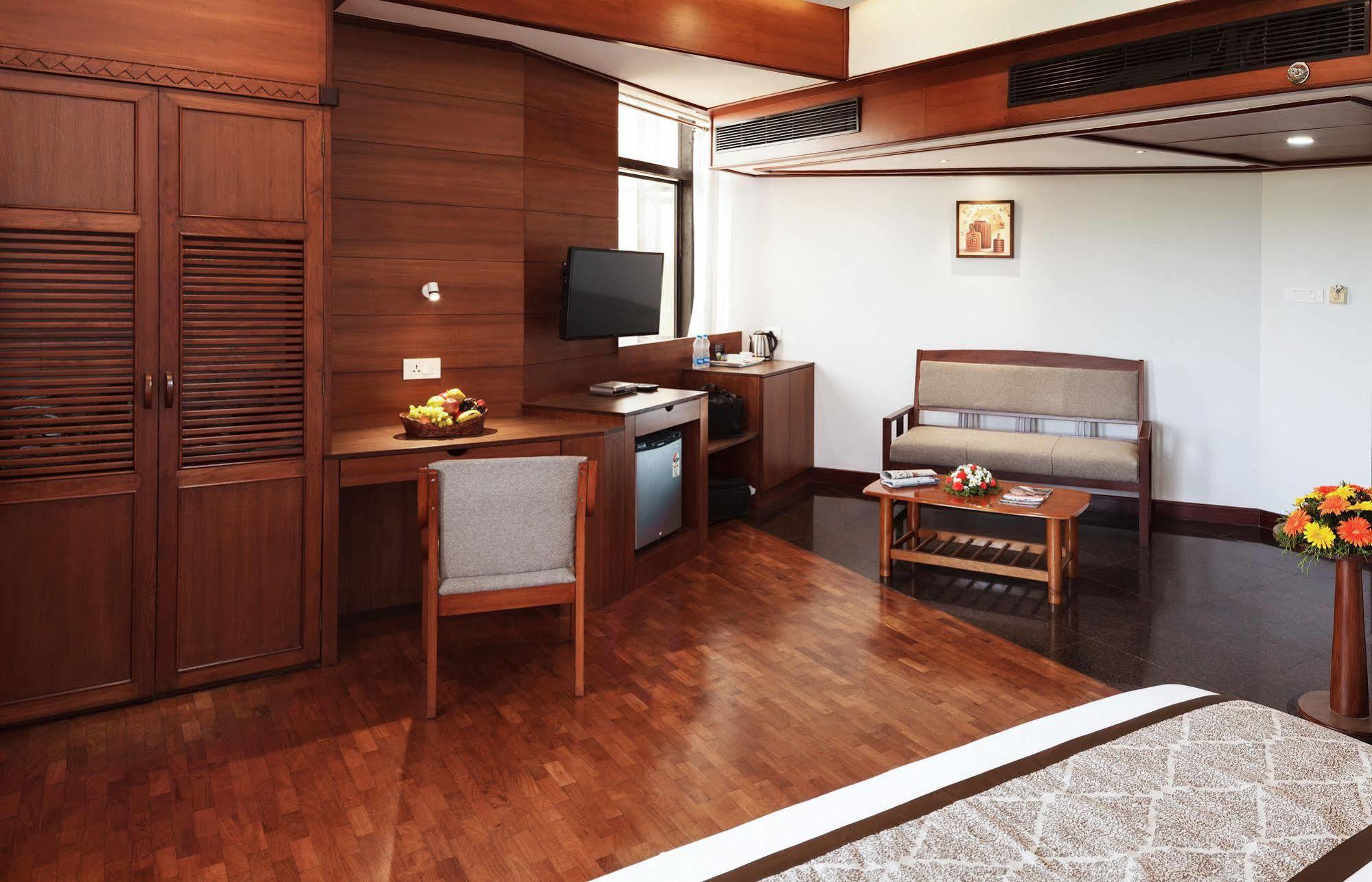 Keys Select By Lemon Tree Hotels, Malabar Gate, Kozhikode Exterior foto